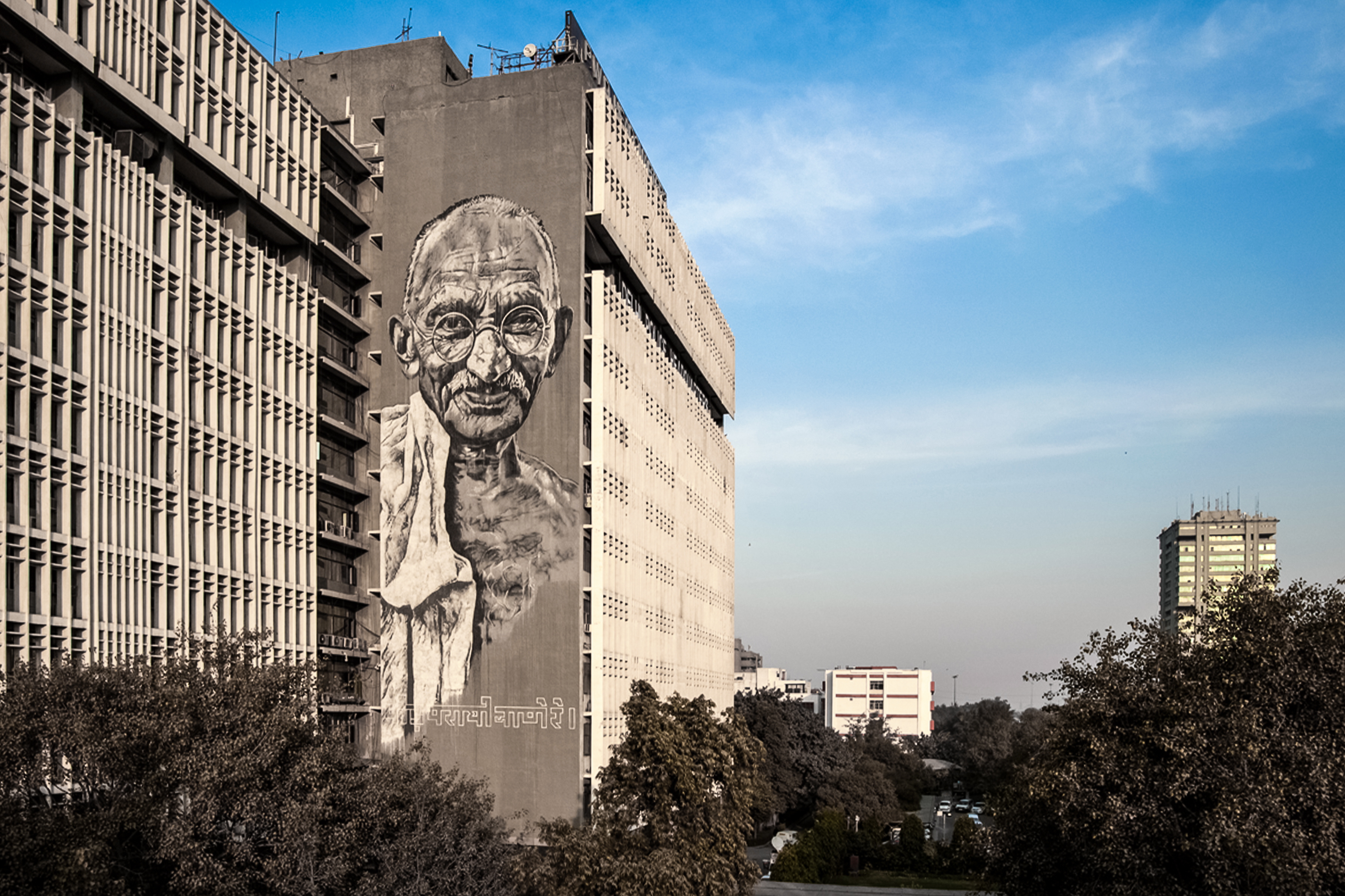 Gandhi at Delhi Police Headquater Hendrik ECB Start Delhi 2014 11