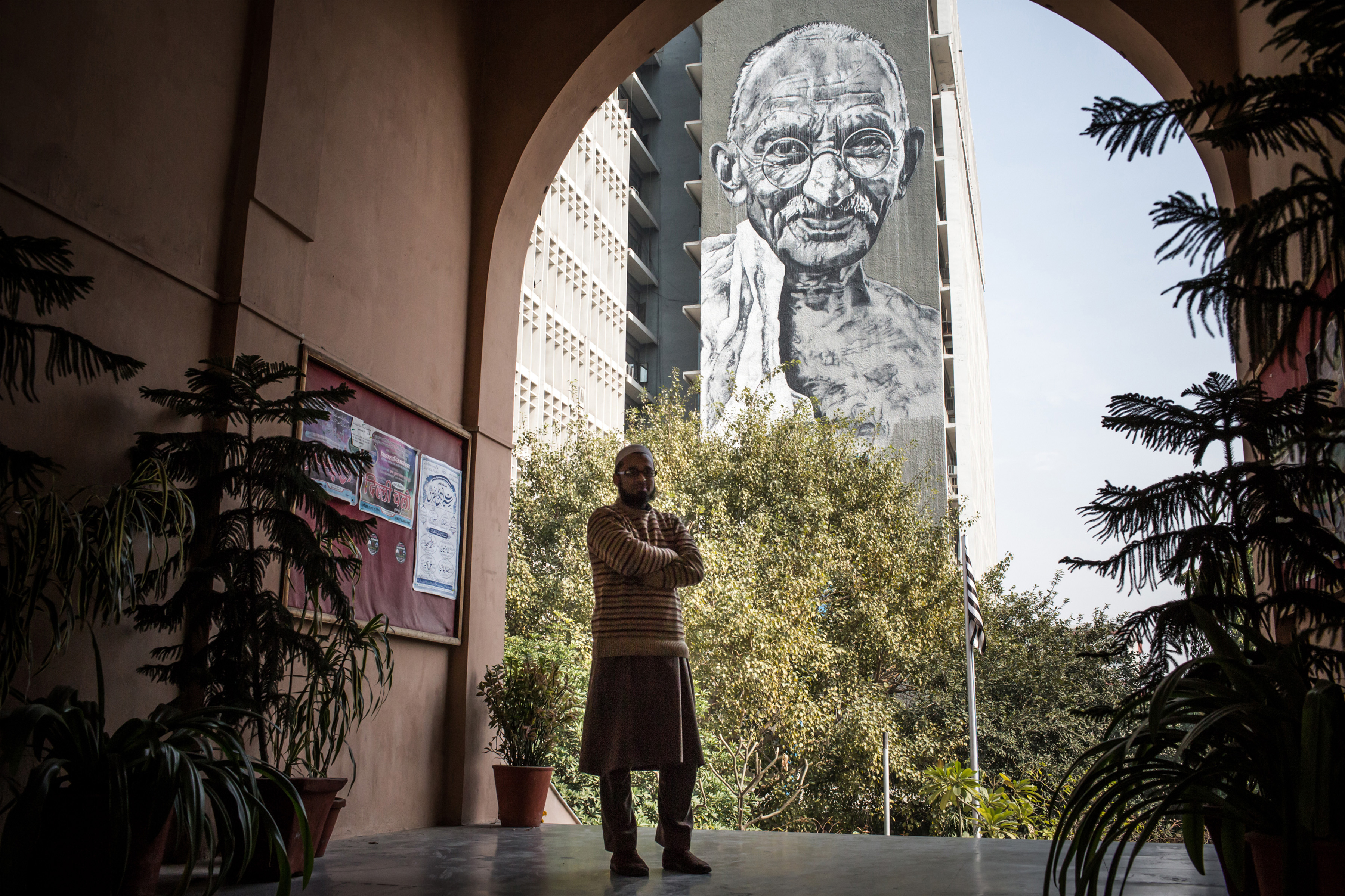 Gandhi at Delhi Police Headquater Hendrik ECB Start Delhi 2014 4